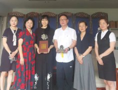 台湾同胞王辉丹女士向瑞安博物馆无偿捐赠北京奥运会纪念品